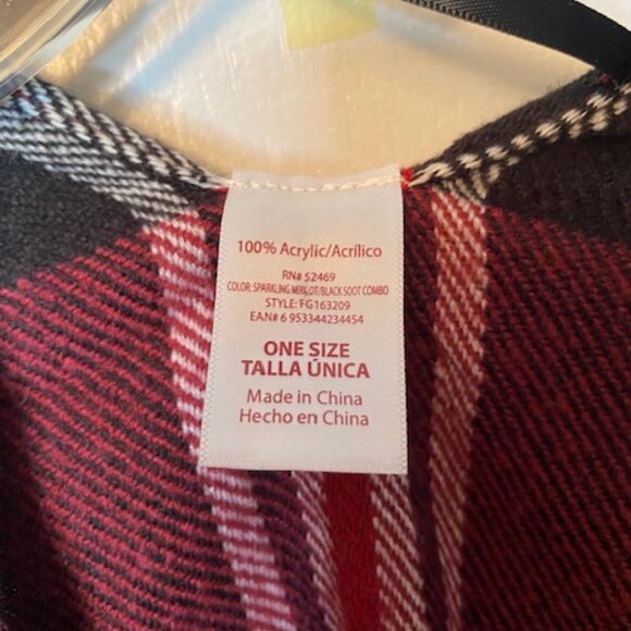 Red, Black and white Poncho - Picture 4 of 7